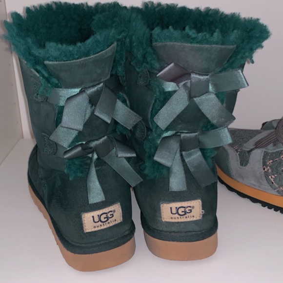 Blue Ugs W/ Ribbon Detail - Picture 1 of 2